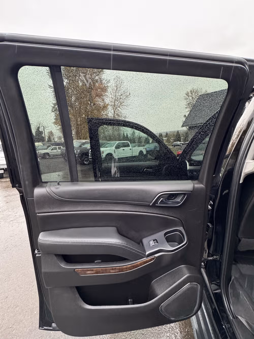 2019 Chevrolet Suburban LT Image 19