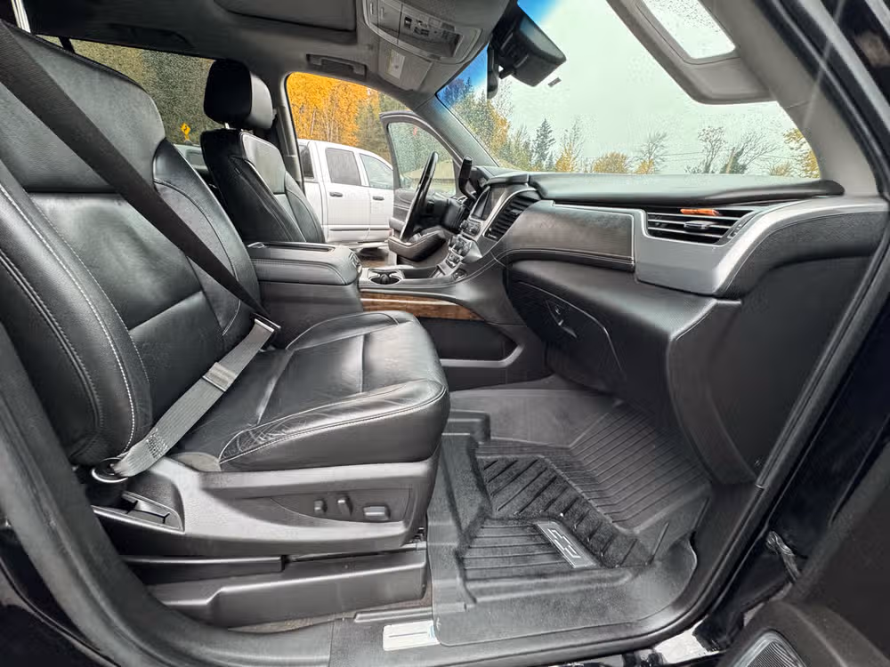 2019 Chevrolet Suburban LT Image 28