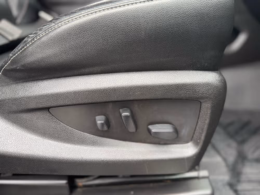 2019 Chevrolet Suburban LT Image 30