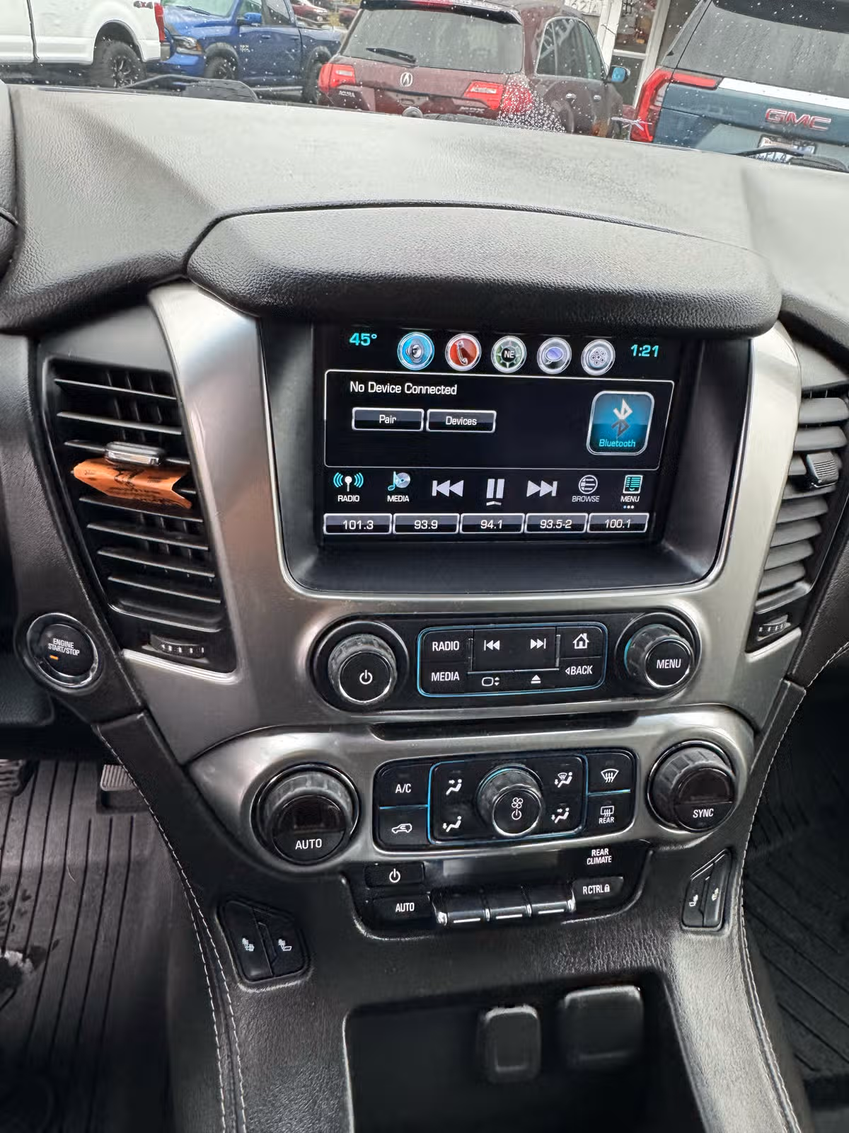 2019 Chevrolet Suburban LT Image 11