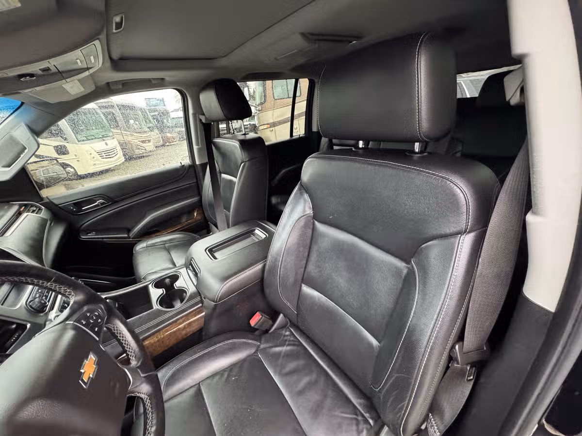 2019 Chevrolet Suburban LT Image 18