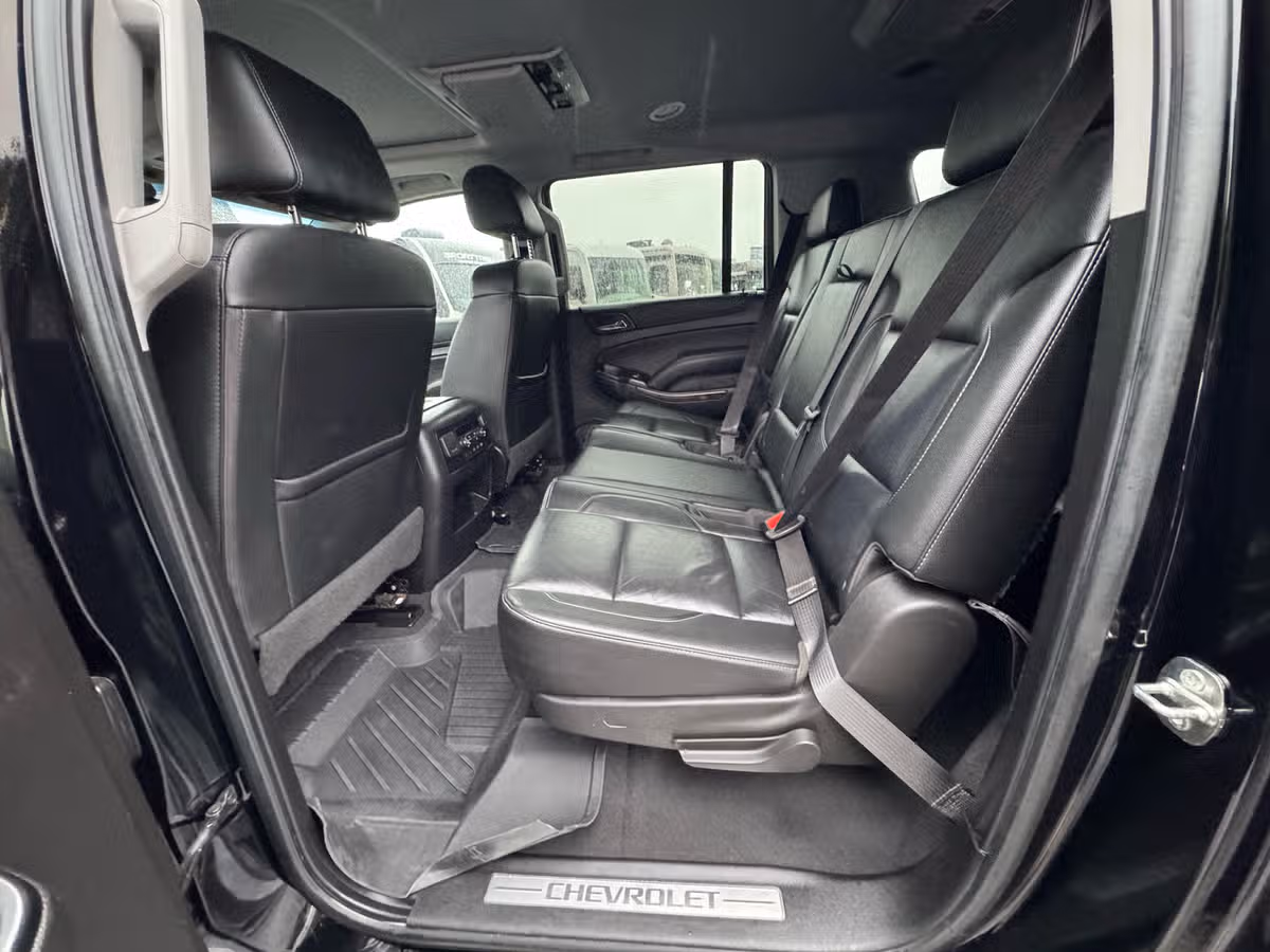 2019 Chevrolet Suburban LT Image 20