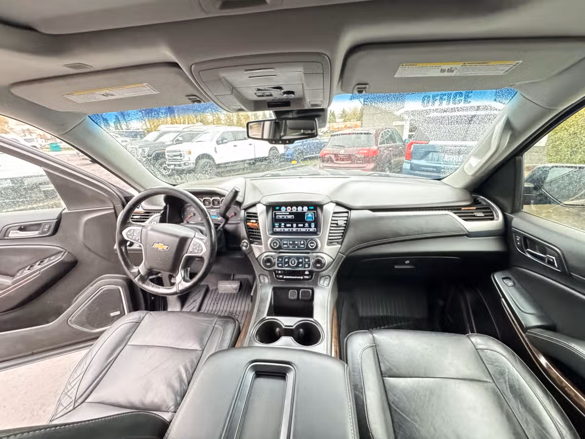 2019 Chevrolet Suburban LT Image 27