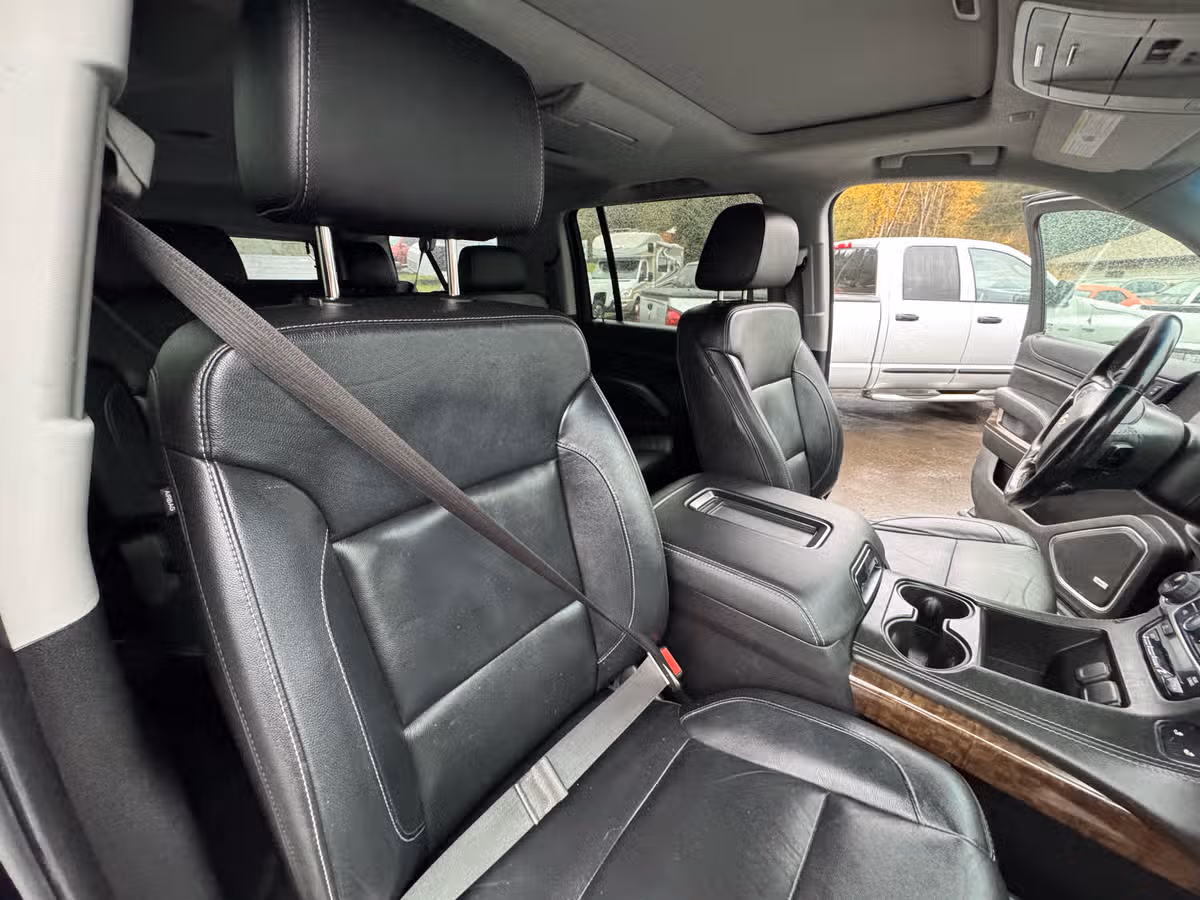 2019 Chevrolet Suburban LT Image 29