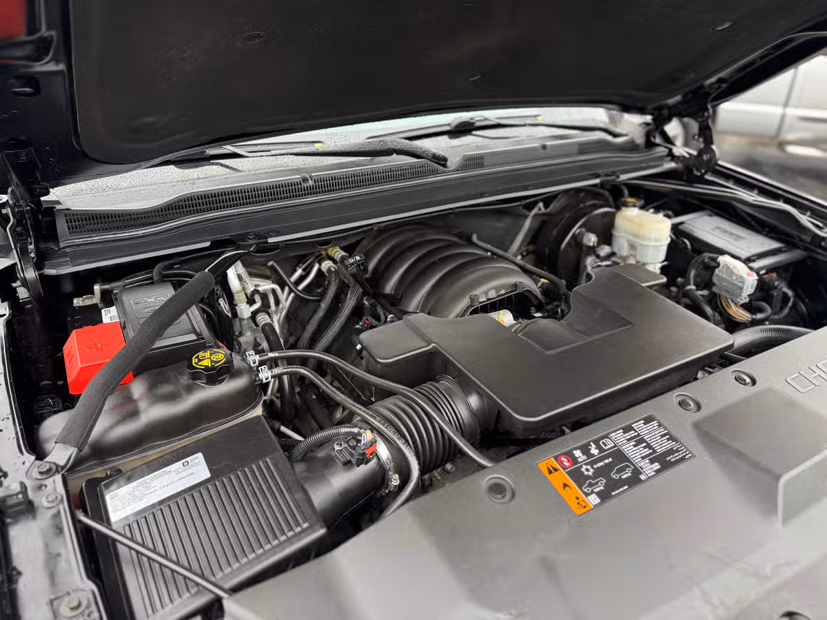 2019 Chevrolet Suburban LT Image 32