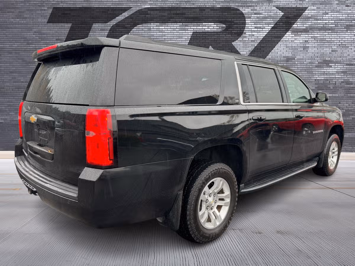 2019 Chevrolet Suburban LT Image 3