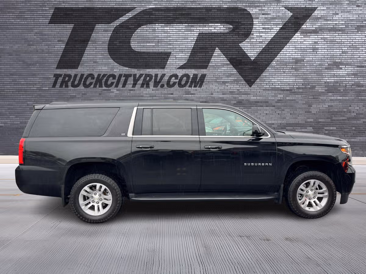 2019 Chevrolet Suburban LT Image 2