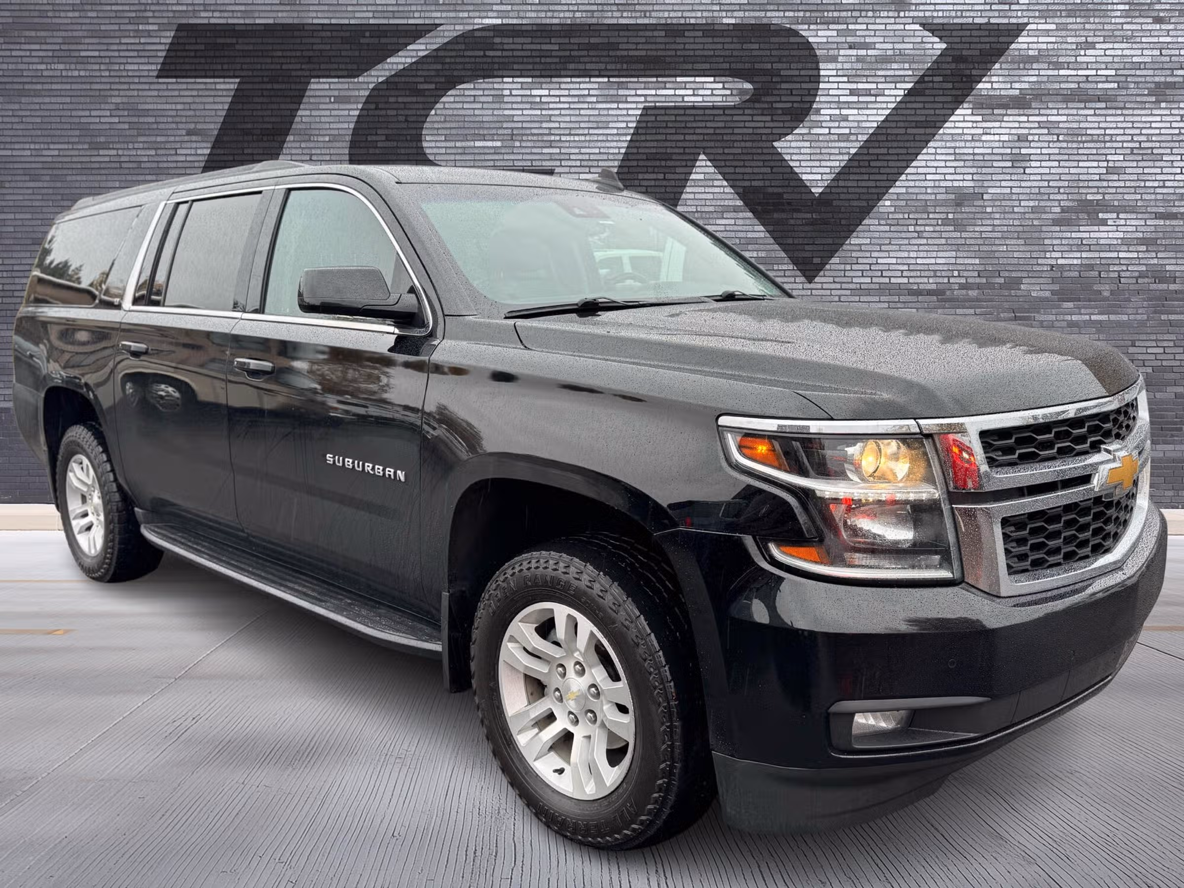 2019 Chevrolet Suburban LT Image 1