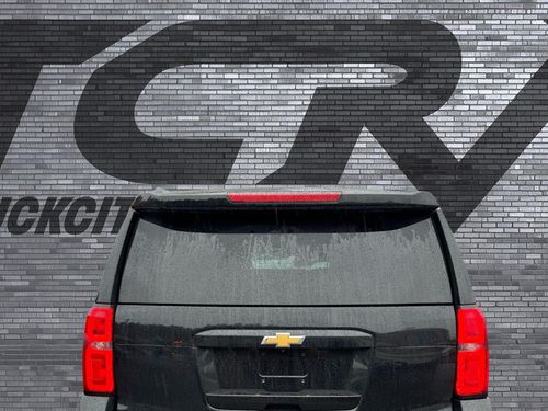 2019 Chevrolet Suburban LT Lower Image 2