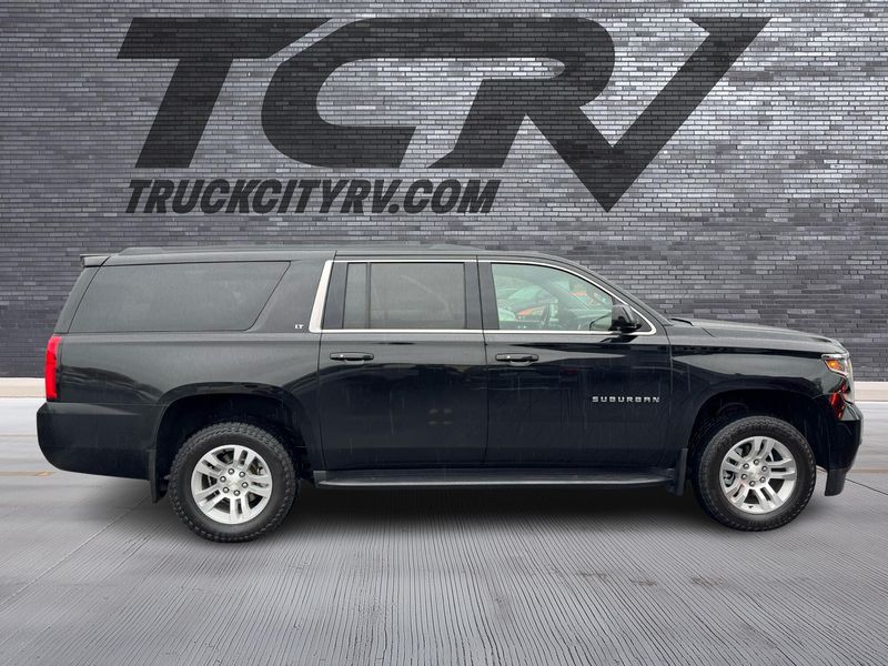 2019 Chevrolet Suburban LT Upper Image 2