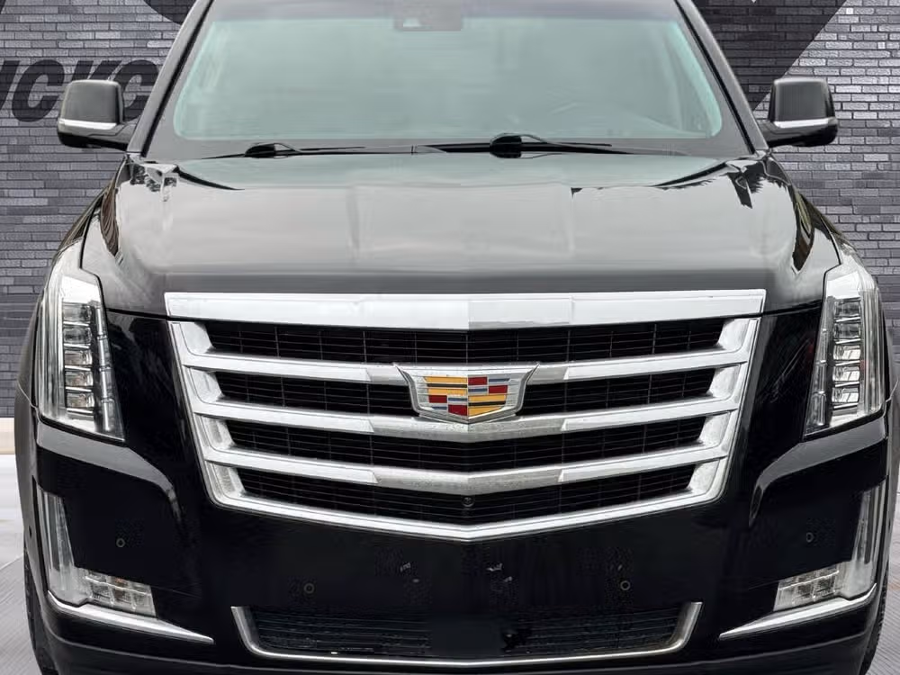 2018 Cadillac Escalade Premium Luxury Lower Image 3