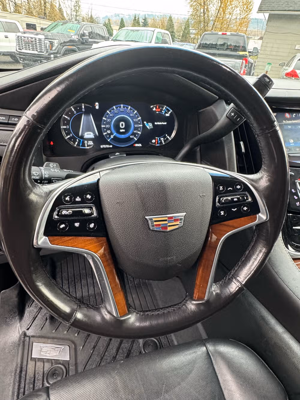 2018 Cadillac Escalade Premium Luxury Image 12