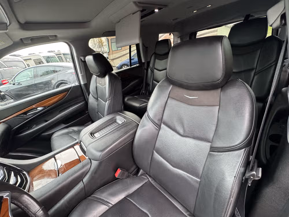 2018 Cadillac Escalade Premium Luxury Image 19