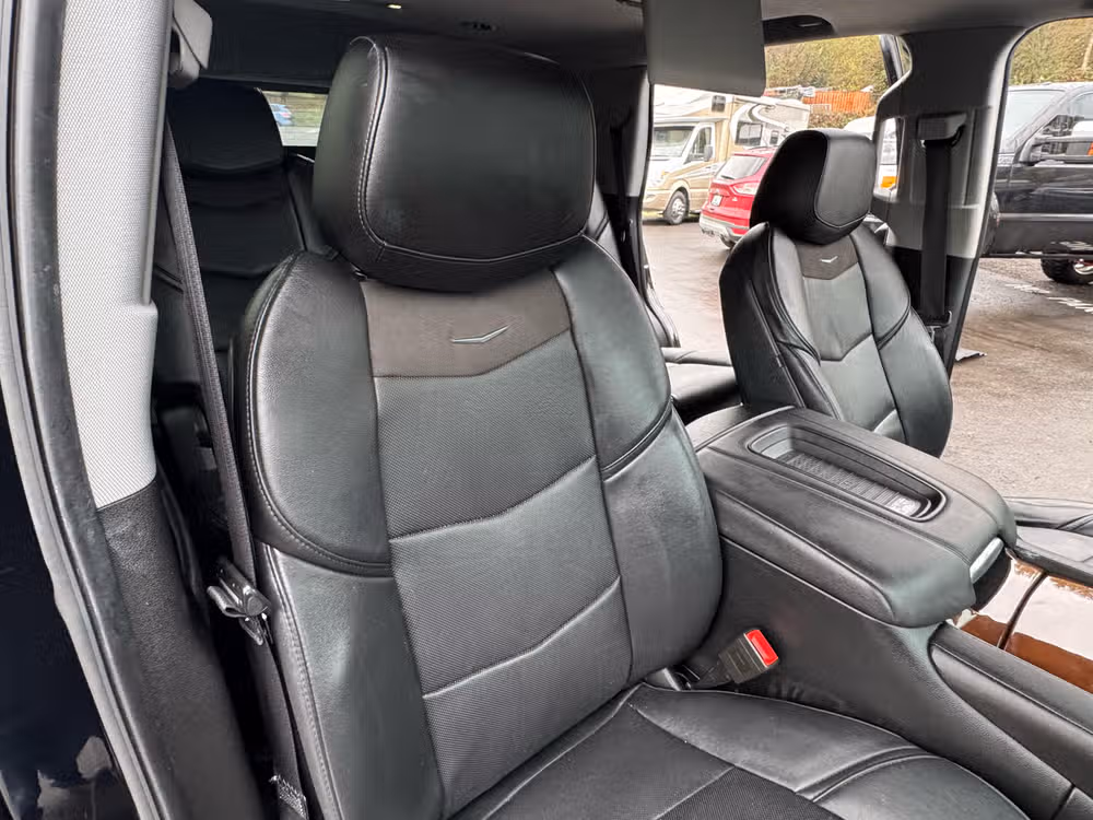 2018 Cadillac Escalade Premium Luxury Image 33