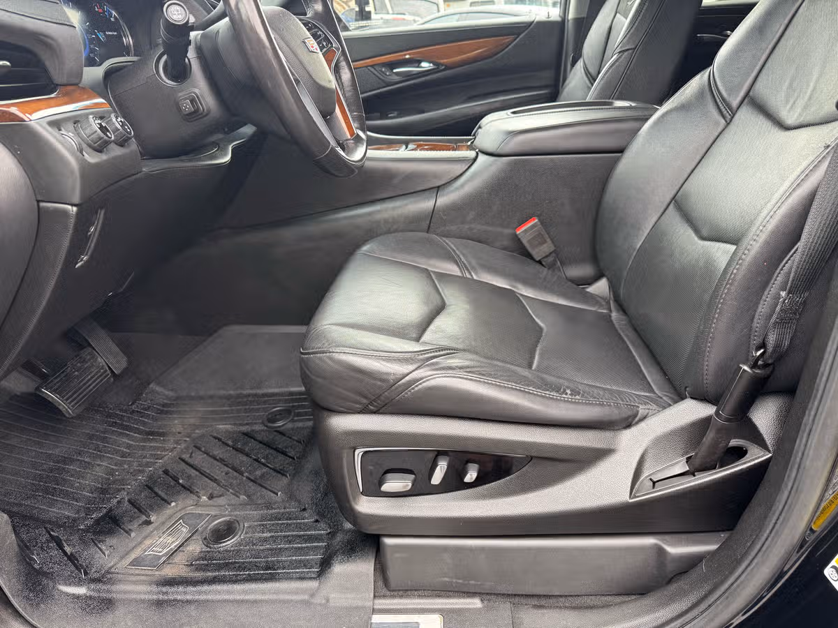 2018 Cadillac Escalade Premium Luxury Image 18