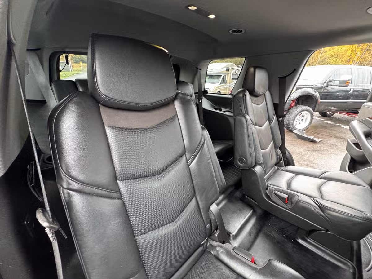 2018 Cadillac Escalade Premium Luxury Image 29