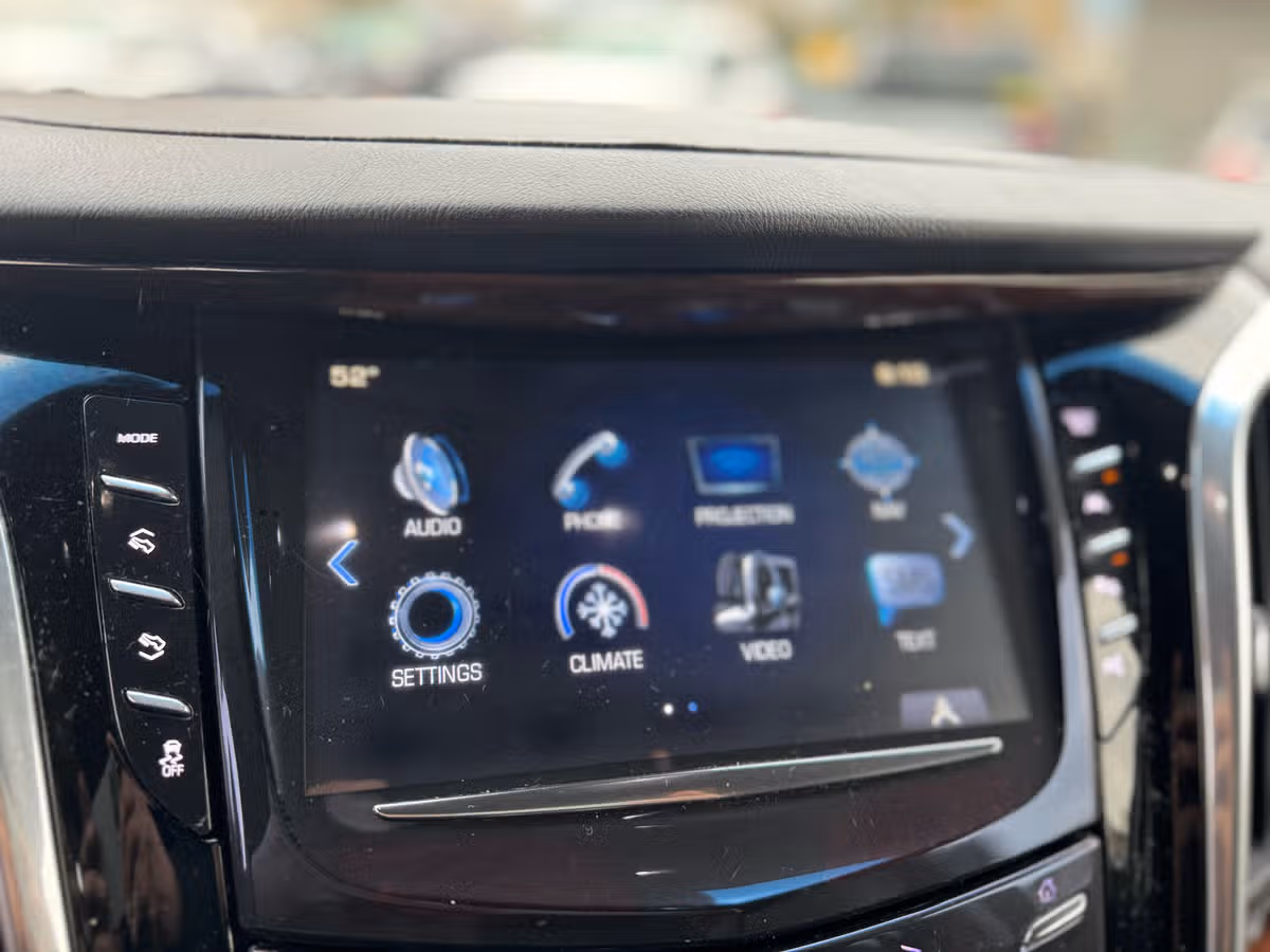 2018 Cadillac Escalade Premium Luxury Image 36