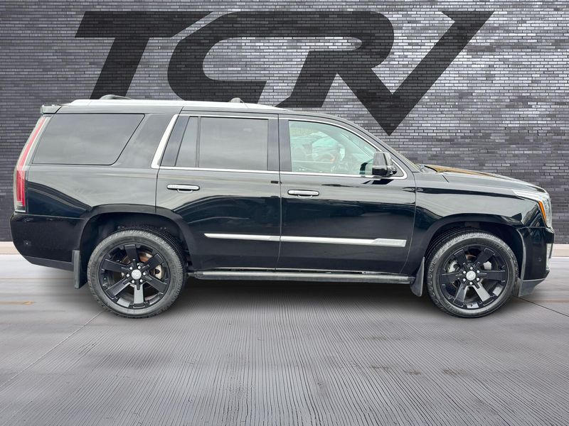 2018 Cadillac Escalade Premium Luxury Upper Image 2