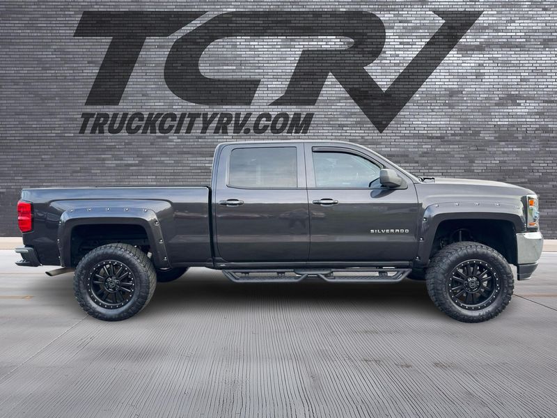 2016 Chevrolet Silverado 1500 LT Upper Image 2