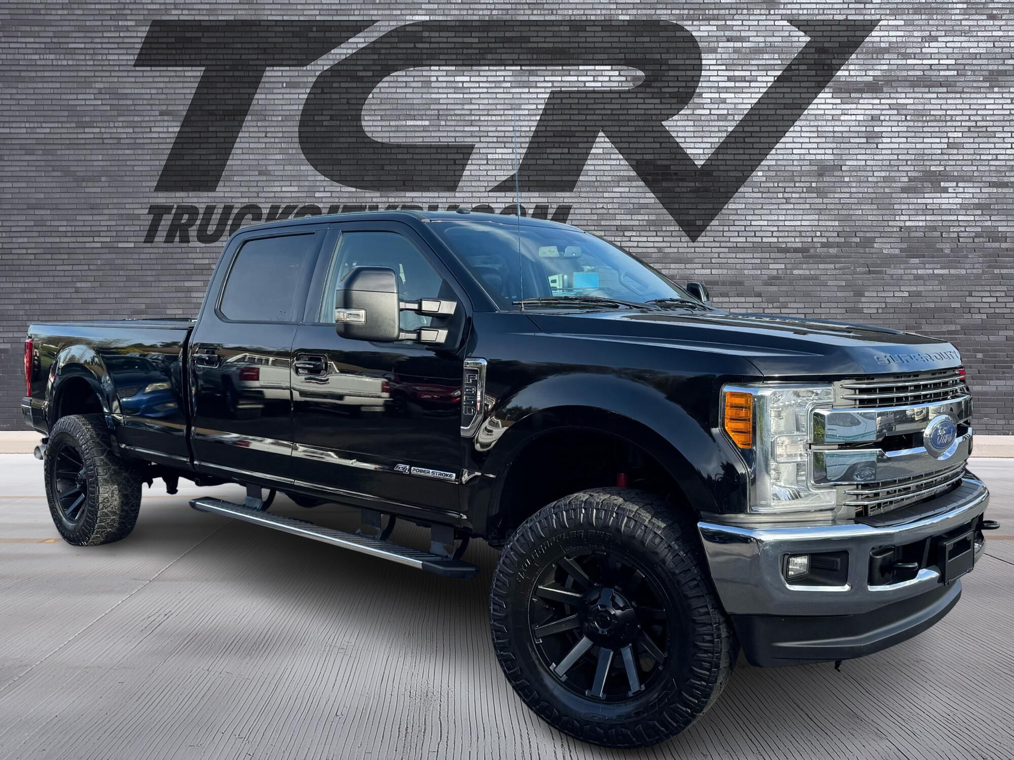 2017 Ford F-350 Super Duty Lariat's photo