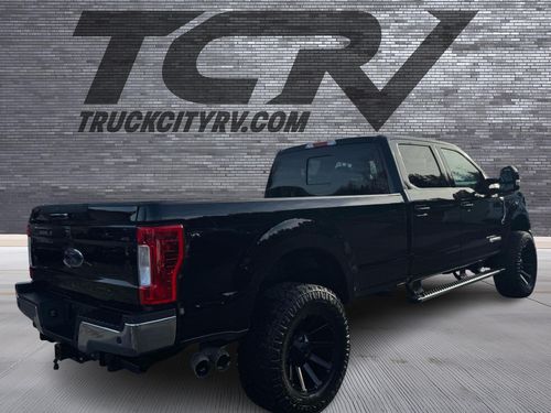 2017 Ford F-350 Super Duty Lariat Lower Image 1