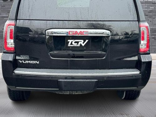 2016 GMC Yukon Denali Lower Image 2