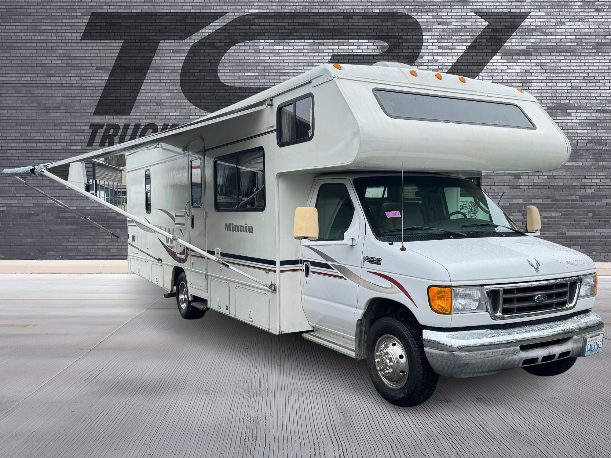 2005 Ford Econoline's photo