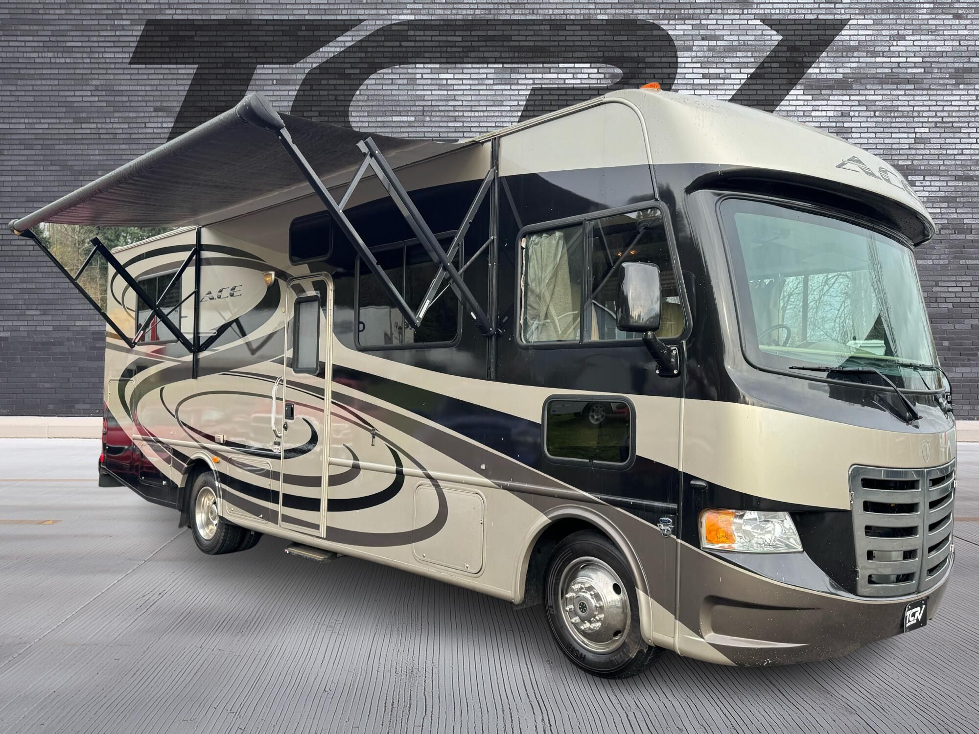 2011 Ford F-53's photo