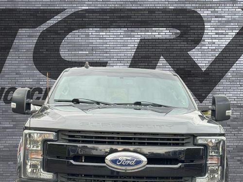 2019 Ford F-350 Super Duty Lariat Lower Image 3