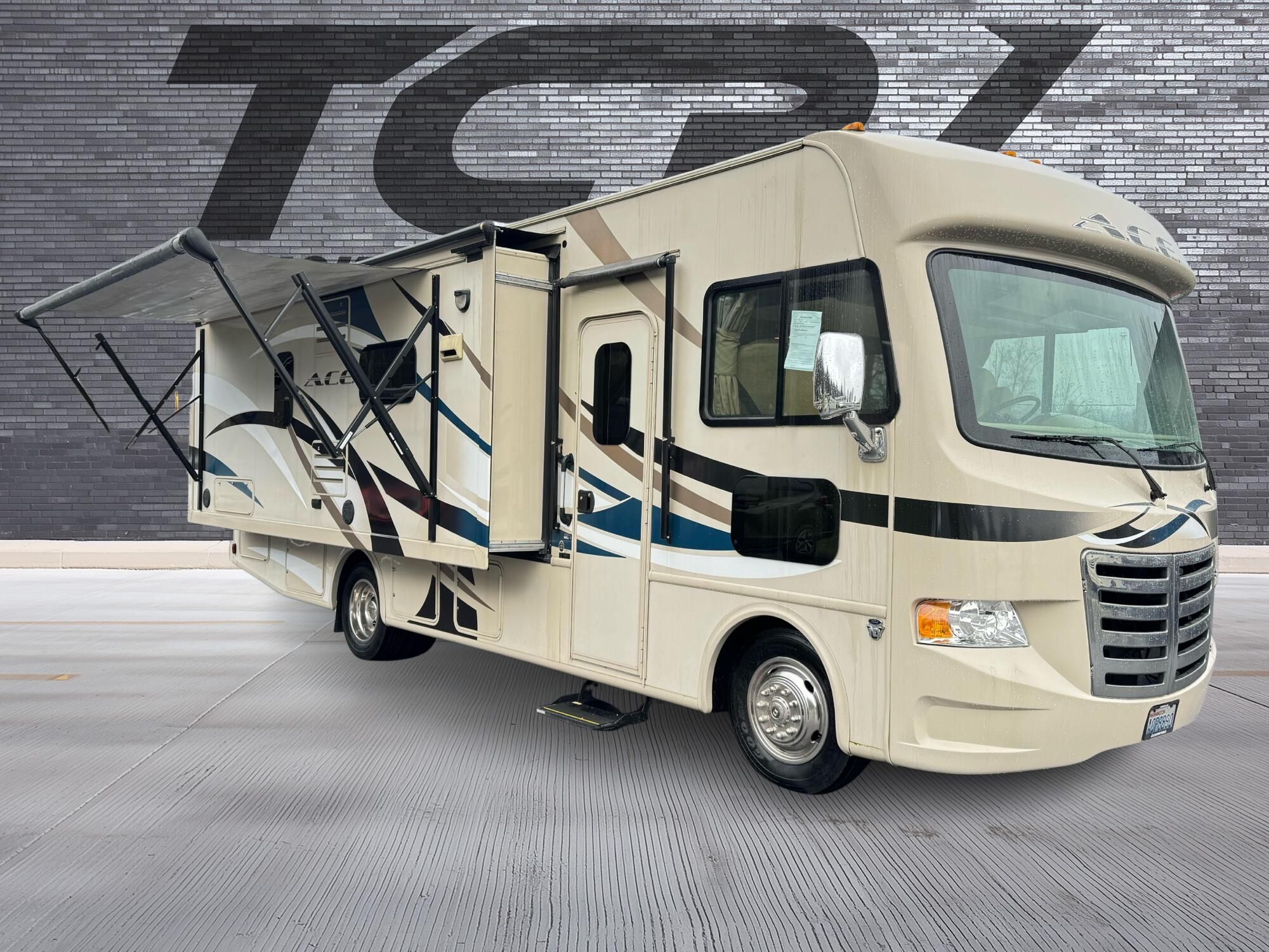 2014 Ford F-53's photo