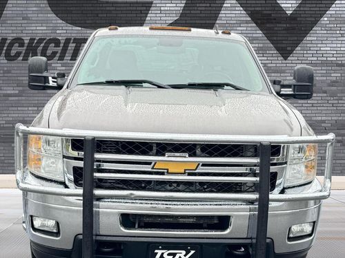2013 Chevrolet Silverado 3500HD LTZ Lower Image 3