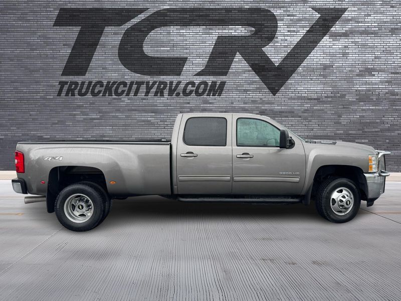 2013 Chevrolet Silverado 3500HD LTZ Upper Image 2