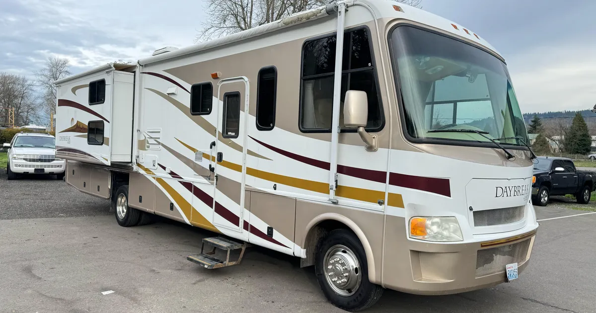 2008 Damon Daybreak - Truck City RV
