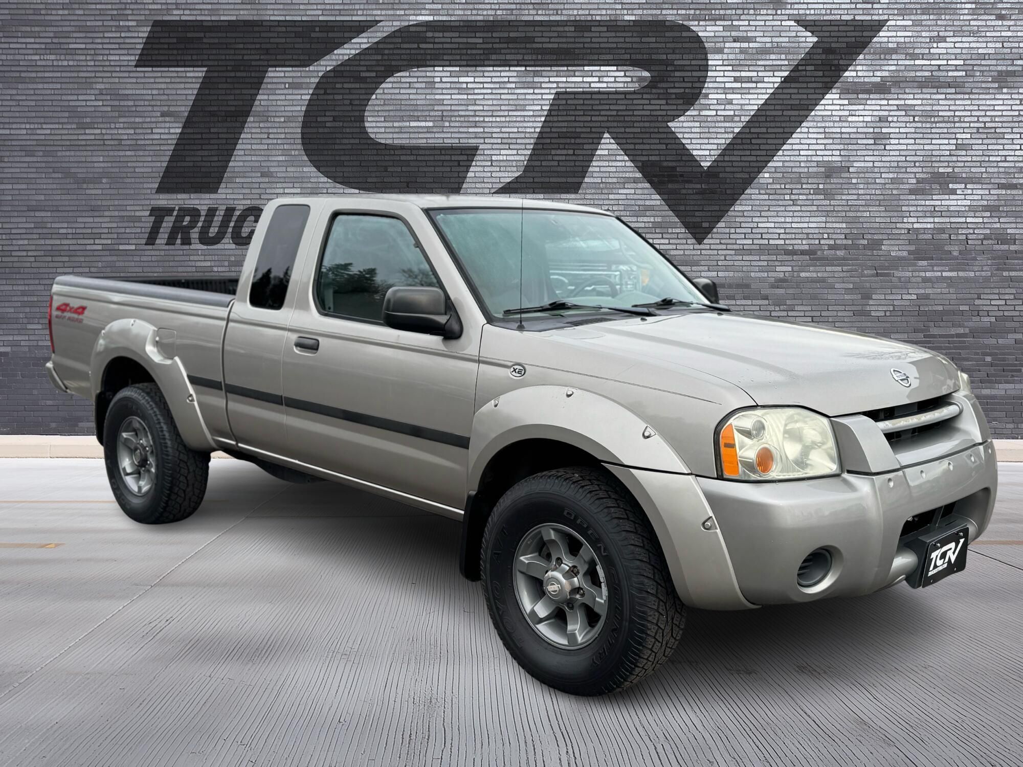 2004 Nissan Frontier XE's photo