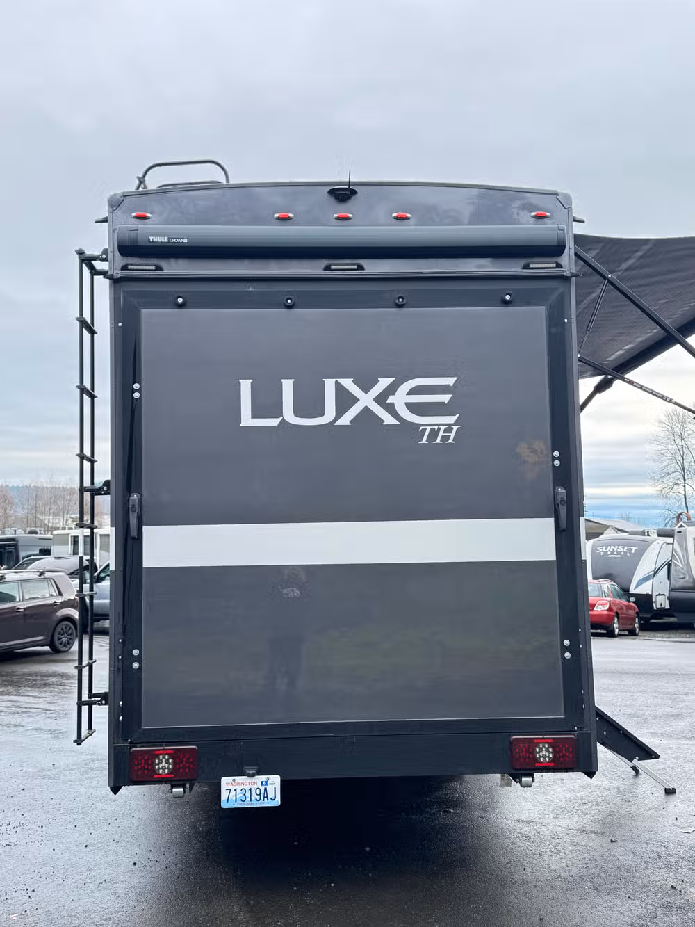 2025 Luxe 48FB Toy Hauler Image 7