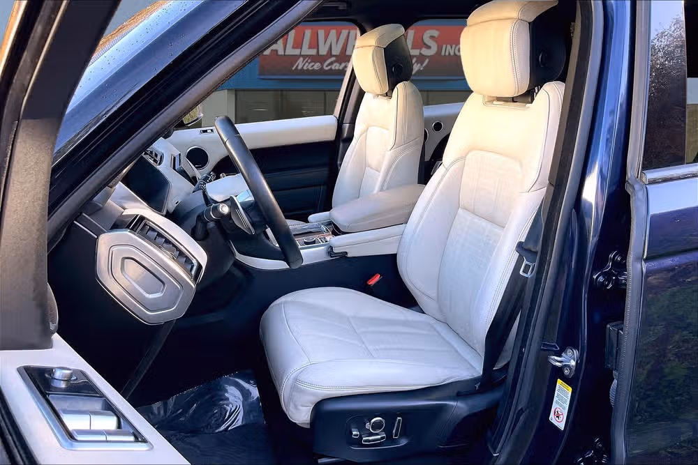 2019 Land Rover Range Rover Sport HSE Dynamic Image 24