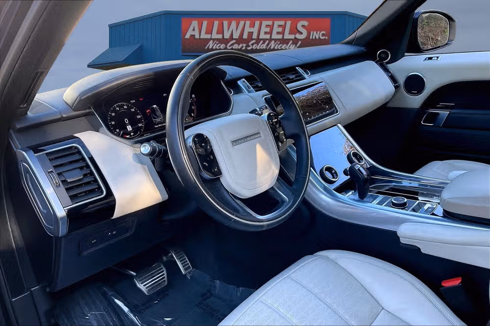 2019 Land Rover Range Rover Sport HSE Dynamic Image 13