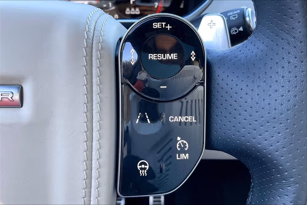 2019 Land Rover Range Rover Sport HSE Dynamic Image 18