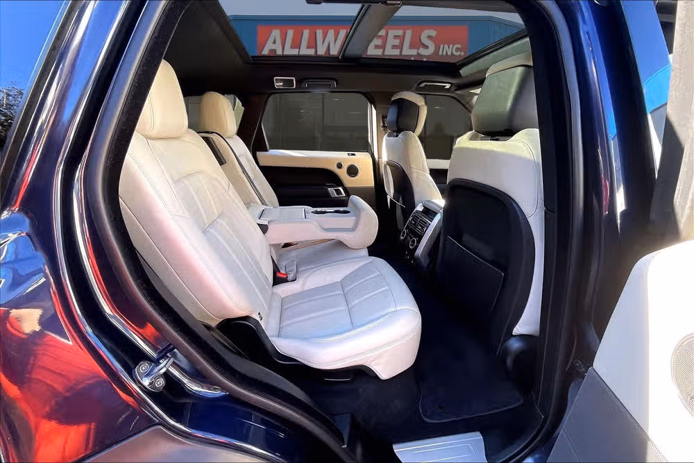2019 Land Rover Range Rover Sport HSE Dynamic Image 26