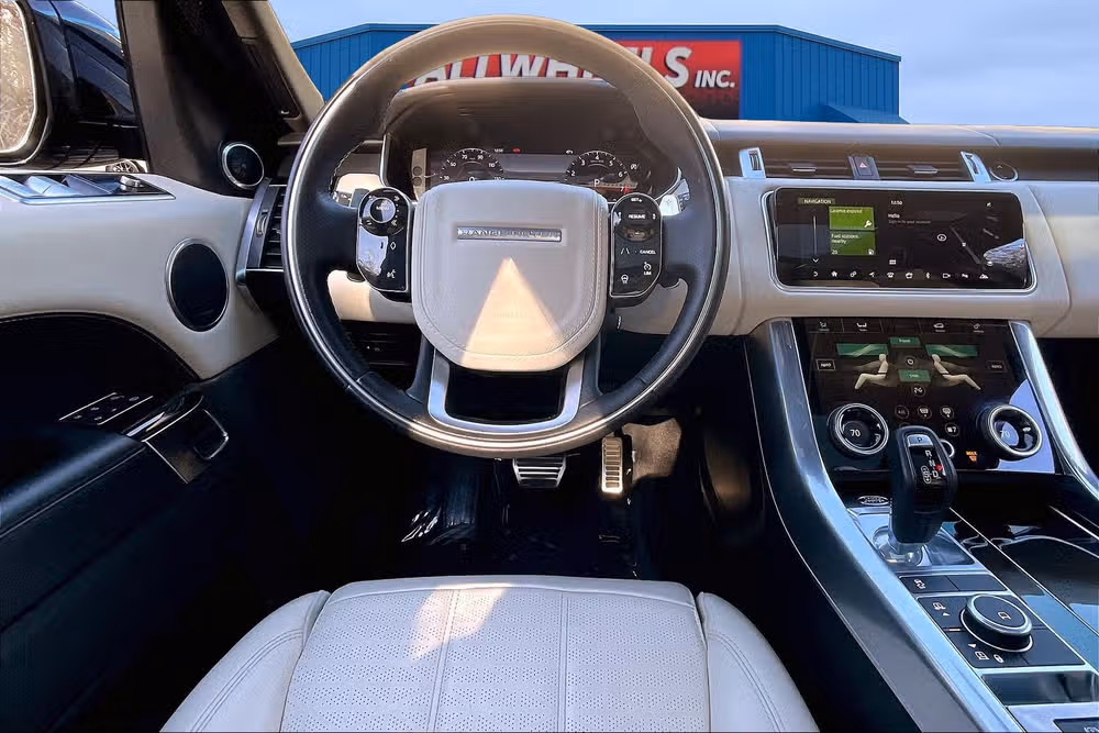 2019 Land Rover Range Rover Sport HSE Dynamic Image 5