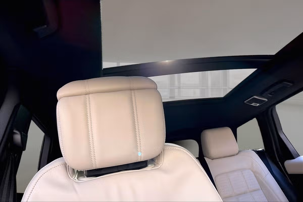 2019 Land Rover Range Rover Sport HSE Dynamic Image 21