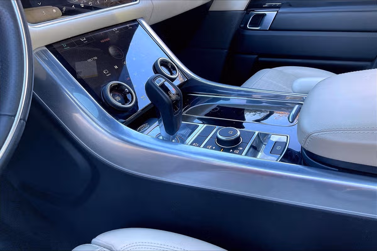 2019 Land Rover Range Rover Sport HSE Dynamic Image 14