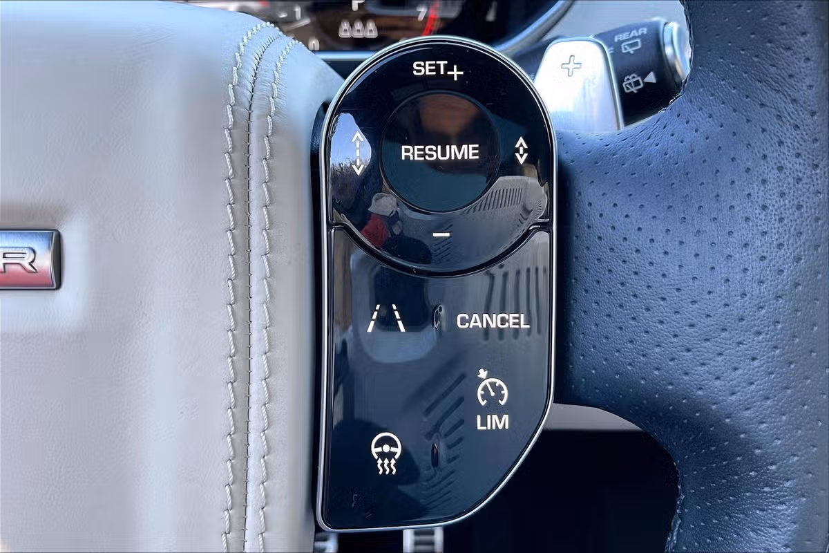 2019 Land Rover Range Rover Sport HSE Dynamic Image 18