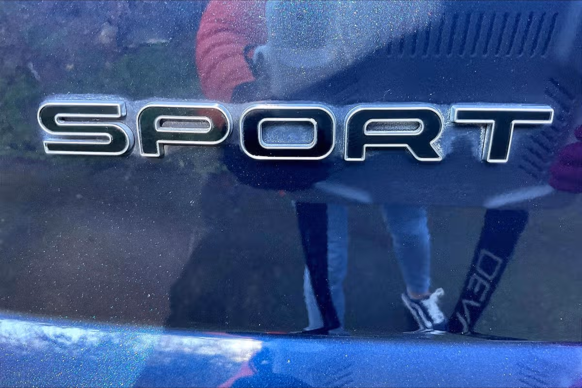 2019 Land Rover Range Rover Sport HSE Dynamic Image 8