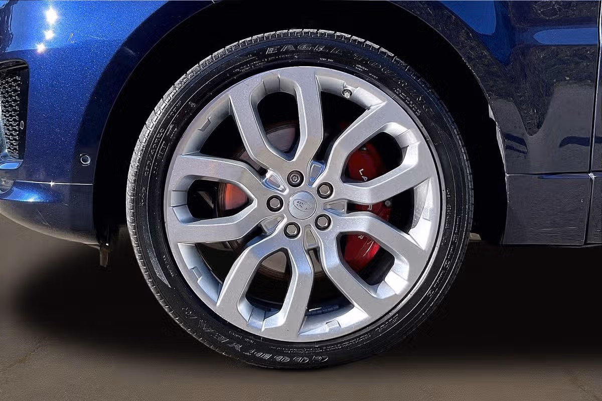 2019 Land Rover Range Rover Sport HSE Dynamic Image 9