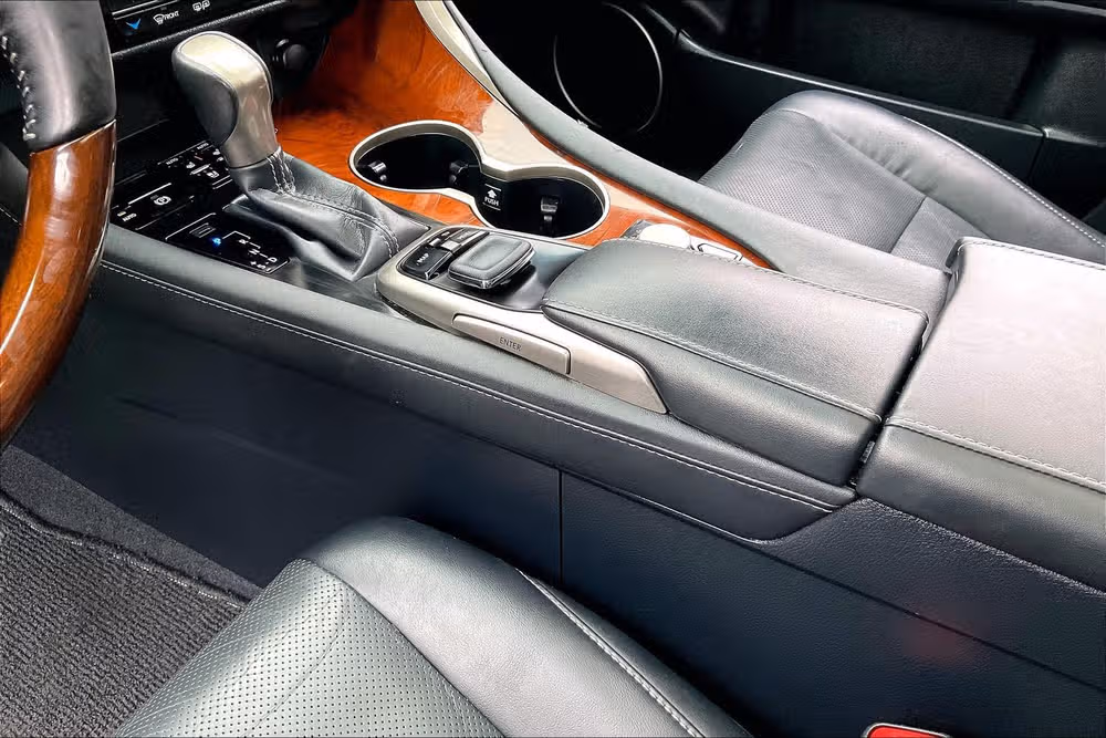 2019 Lexus RX 350L Base Image 13