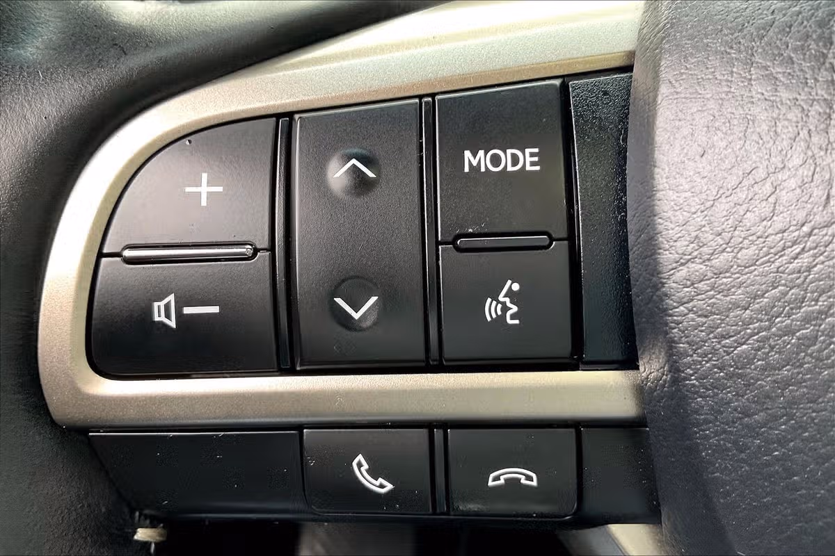 2019 Lexus RX 350L Base Image 16