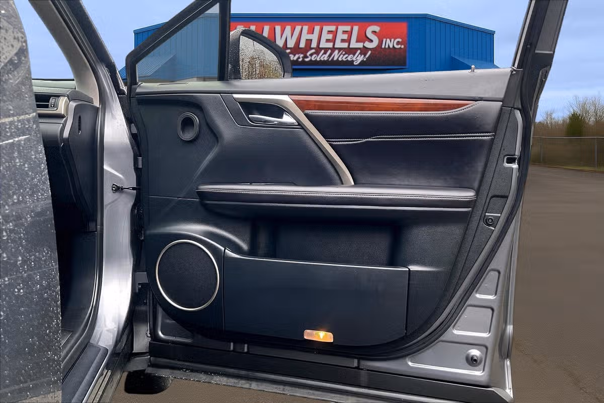 2019 Lexus RX 350L Base Image 22