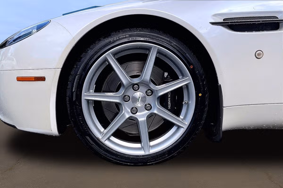 2008 Aston Martin V8 Vantage Roadster Image 8