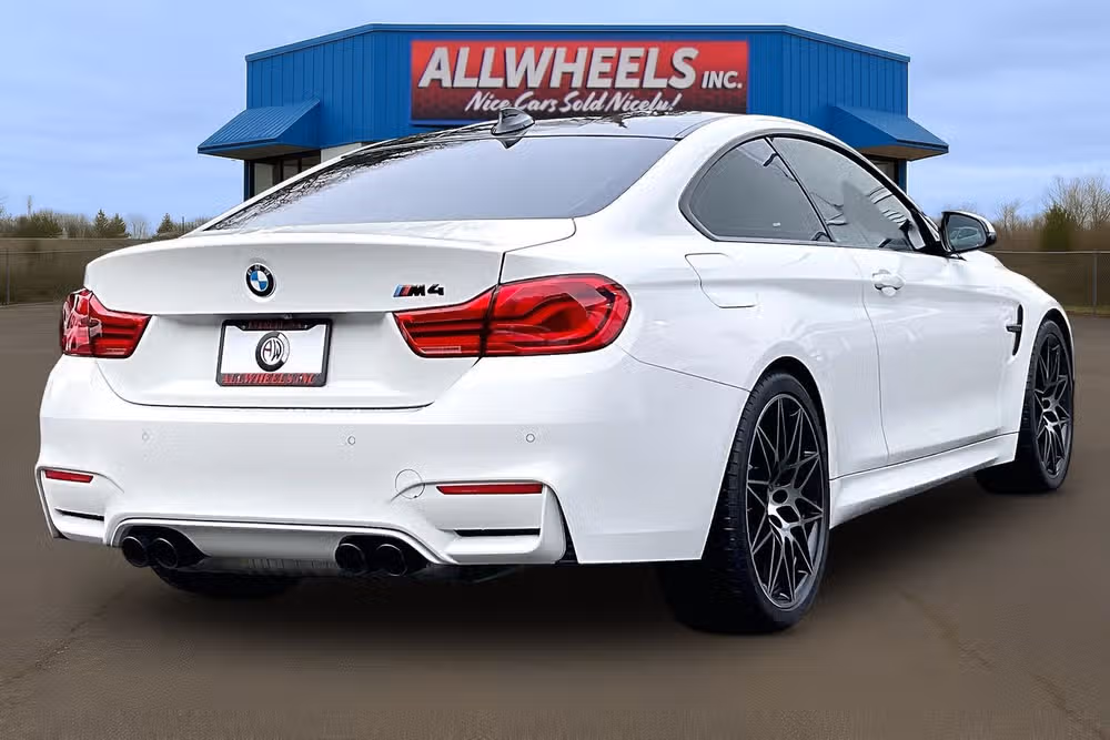 2019 BMW M4 Competition Image 11
